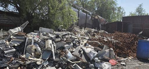 Nou control al Gărzii de Mediu la Sinteşti – Jilava - 33 de tone de deşeuri confiscate / Diana Buzoianu: Fenomenul arderilor ilegale funcţionează ca o economie paralelă alimentată de fluxuri necontrolate de deşeuri