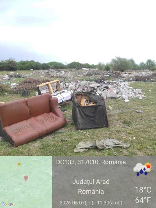 Depozite ilegale de deşeuri pe mai mult de patru hectare, descoperite de Garda de Mediu în judeţul Arad / Primăria Apateu trebuie să cureţe zona cel târziu până în 6 iunie - FOTO