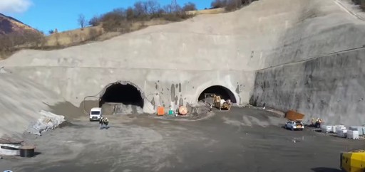 Director CNAIR: A fost străpunsă astăzi şi a doua galerie a tunelului Robeşti de pe Autostrada Sibiu-Piteşti - VIDEO