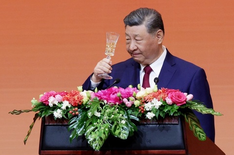 Xi Jinping le transmite lui Elon Musk, Tim Cook şi altor directori americani că China ”se va deschide şi mai mult”