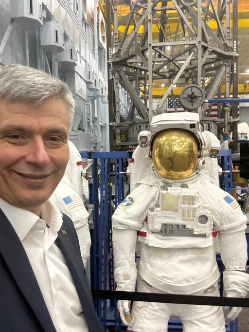 Virgil Popescu, vizită la Houston, SUA: Există oportunităţi reale şi concrete de colaborare între România, Uniunea Europeană şi Statele Unite – în energie, în spaţiu şi nu numai. Relaţia transatlantică are loc de aprofundat