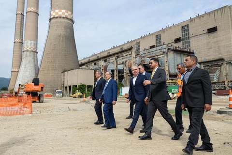 Premierul demis Ilie Bolojan anunţă că stadiul de realizare a centralei de la Mintia a depăşit 80% şi urmează testele de interconectare dintre centrală şi staţia electrică
