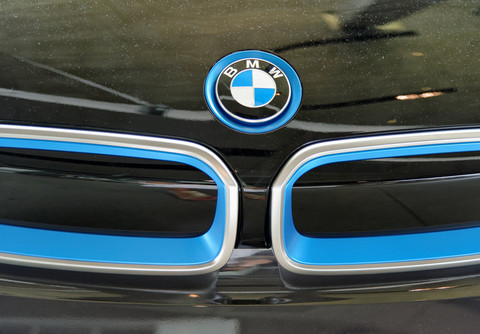 Acţiunile BMW au coborât la cel mai redus nivel din ultimii peste cinci ani după avertismentul privind profitul