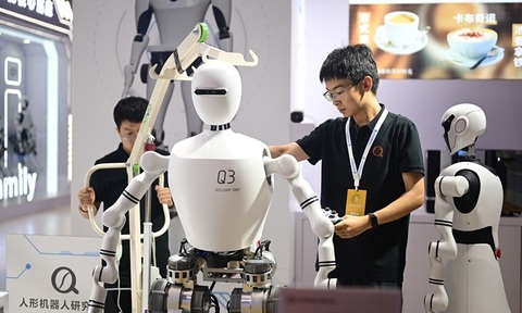 Morgan Stanley îşi dublează prognoza privind livrările de roboţi umanoizi din China, pe fondul accelerării comercializării