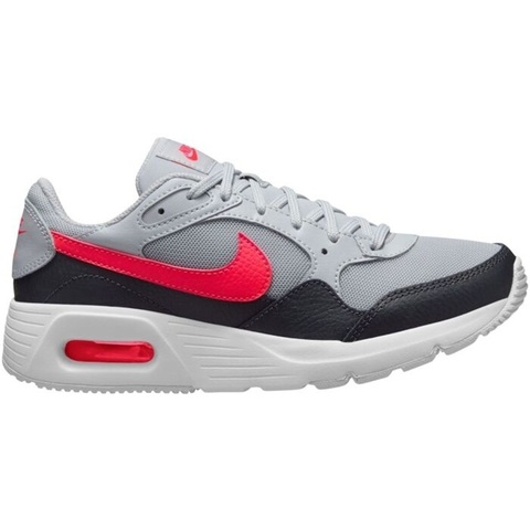 7-Eleven dă în judecată Nike, acuzând că noul Air Max copiază identitatea vizuală a celebrului lanţ de magazine
