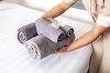 Sondaj Travelminit: Aproape patru din zece hotelieri spun că turiştii lasă camerele murdare, iar şi mai mulţi se plâng că oaspeţii aduc mâncare şi băuturi din exterior. Prosopul, ”suvenirul” gratuit