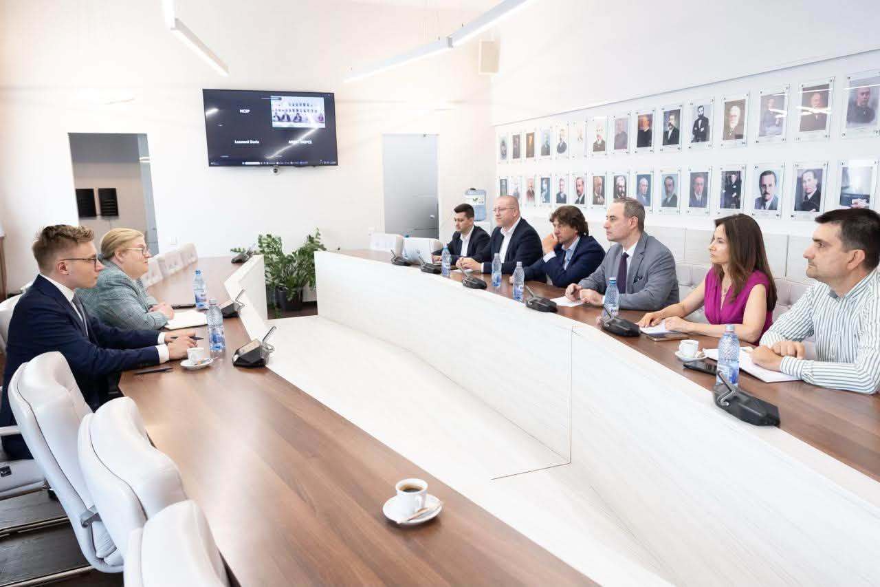 Alexandru Nazare, discuții cu reprezentanții Moody’s: Datele rămân cel mai puternic argument, iar acestea confirmă că ajustarea fiscală produce rezultate și că România își respectă angajamentele. Acest parcurs trebuie însă continuat cu aceeași consecvență
