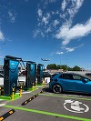 PPC Blue România a pus în funcţiune 7 staţii de încărcare pentru vehicule electrice la Aeroportul Internaţional Henri Coandă Bucureşti. Peste 1400 de puncte de încărcare, în reţea