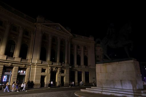 Apelul Ministerului Energiei pentru reducerea consumului de energie electrică în intervalul 19:00-23:00: Mutarea consumului către orele de prânz poate avea un efect important atunci când este aplicată simultan de un număr mare de consumatori