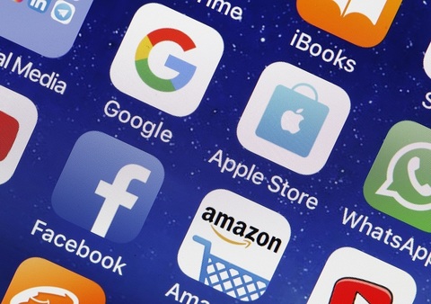 Trei din cinci americani vor un control mai strict asupra companiilor de social media