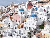 Grecia - Boomul turistic se confruntă cu provocări legate de speculă şi fraude digitale / În urma unui control în cele mai populare destinaţii turistice autorităţile au constatat că peste o treime dintre firmele verificate încalcă legislaţia fiscală
