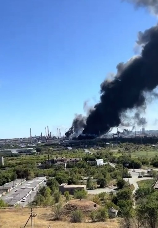 Un atac ucrainean a închis rafinăria Orsk din Rusia pentru câteva luni, provocând probleme cu combustibilul