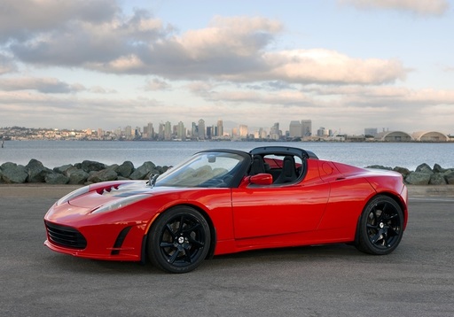 Tesla ar putea prezenta noul Roadster chiar în august, la aproape un deceniu de la anunţarea modelului
