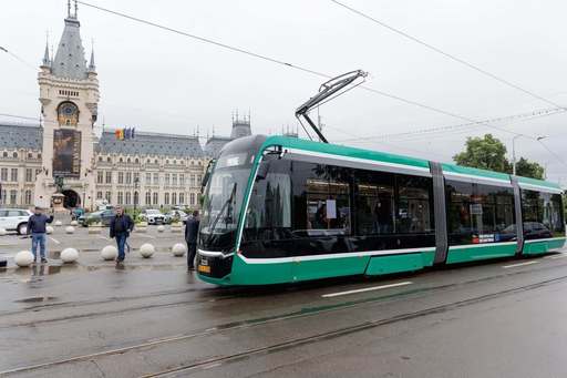Primăria Iaşi, bilanţ al proiectelor PNRR: 133 de milioane de euro atrase / Printre investiţii - achiziţia de tramvaie şi autobuze noi, reabilitarea de şcoli, dar şi construcţia a 188 de apartamente pentru tineri