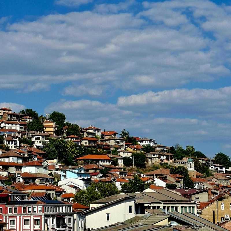 Bulgarii călătoresc mai mult în străinătate, în timp ce numărul vizitelor străinilor în Bulgaria scade / România, locul 3 în topul destinaţiilor/ Turiştii români, pe locul al doilea după turci, ca număr de vizite
