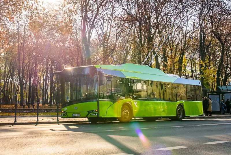 Primarul Capitalei, Ciprian Ciucu: A fost lansată licitaţia pentru achiziţionarea a 100 de troleibuze articulate pentru Bucureşti. Contract de aproximativ 500 milioane de lei
