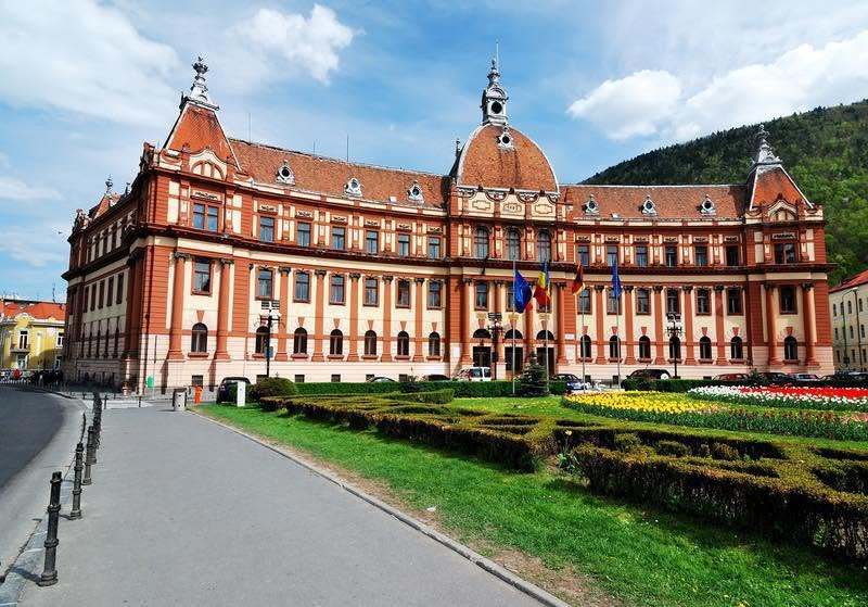 INS: Sosirile şi înnoptările în structurile de primire turistică cu funcţiuni de cazare, în iulie 2026, au crescut cu 6,2%, respectiv cu 6,1%, faţă de iulie 2025. Scădere la şapte luni