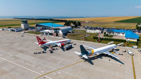 Trafic record pentru Aeroportul Internaţional „Ştefan cel Mare” Suceava, în august/ Trei luni consecutive de creştere