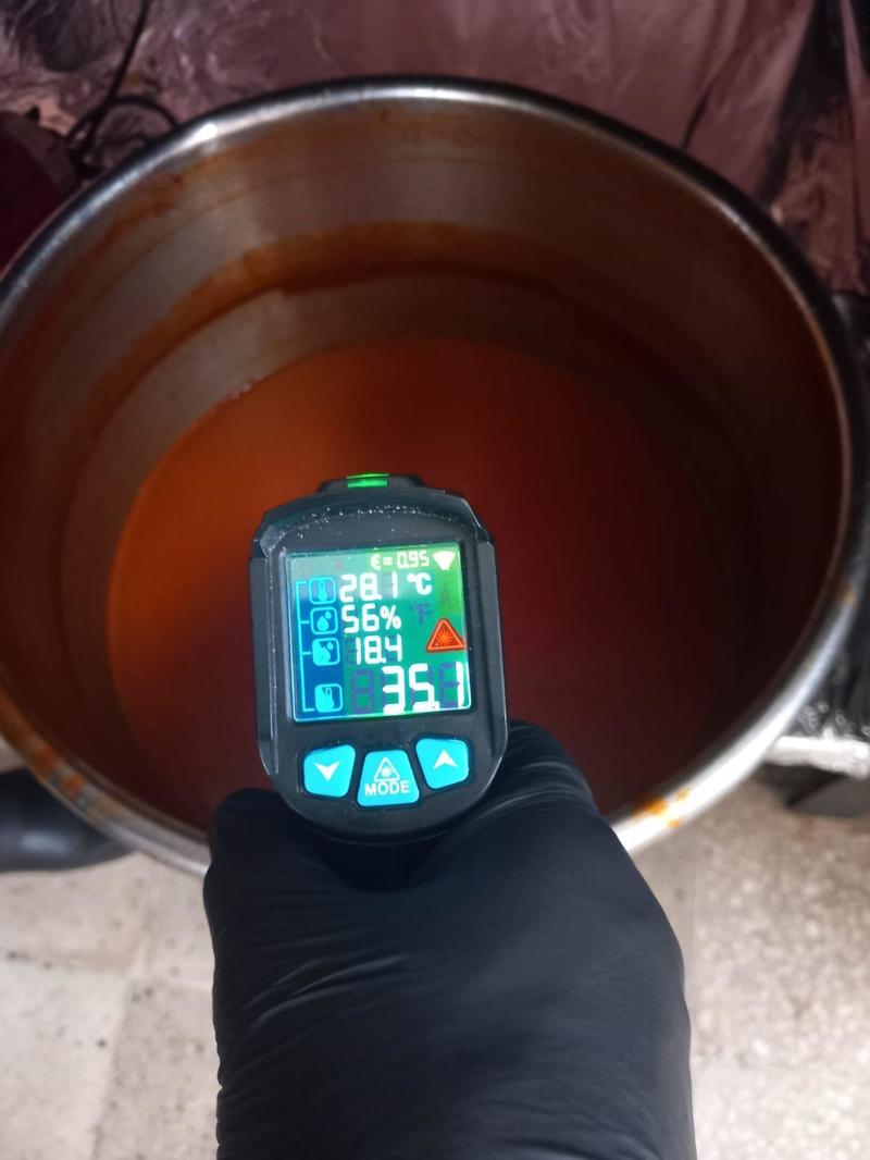 Cinci hoteluri din Saturn, închise temporar de comisarii de la Protecţia Consumatorilor / Printre nereguli: saltele murdare, cearşafuri rupte, mizerie în blocurile alimentare, echipamente deteriorate, băuturi răcoritoare expuse la soare - FOTO