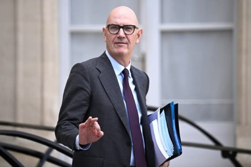 Franţa respinge apelurile pentru încetinirea dezvoltării AI; Ministrul de Finanţe spune că acestea servesc intereselor companiilor americane
