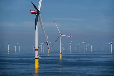Germania inaugurează cel mai mare parc eolian maritim din Marea Nordului