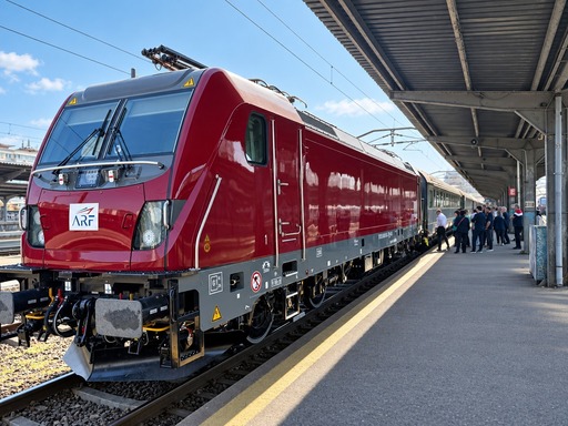 Ministerul Transporturilor: Prima locomotivă electrică nouă achiziţionată prin Fondul pentru Modernizare a intrat în circulaţie pe ruta Bucureşti–Constanţa, fiind operată de CFR Călători. Viteză de până la 160 km/h - FOTO
