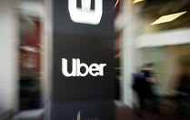 Compania Uber, obligată să plătească 40 de milioane de dolari familiei unei femei ucise după ce un şofer a lăsat-o pe autostradă

