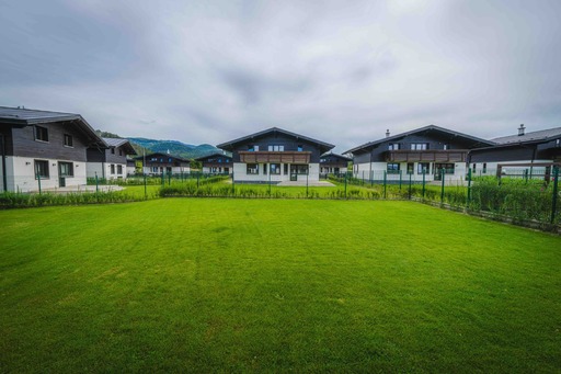Proprietarii Teleferic Grand Hotel lansează un proiect rezidenţial premium de aproximativ 10 milioane de euro în Cristian, Braşov. Ansamblul include 32 de vile şi un imobil de apartamente
