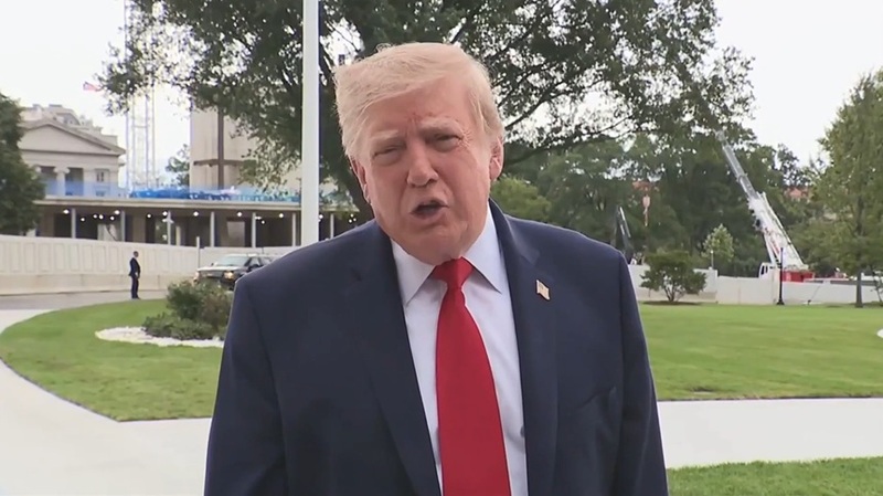 Trump aprobă noi standarde de consum pentru automobile și pune capăt politicii lui Biden de susținere a vehiculelor electrice