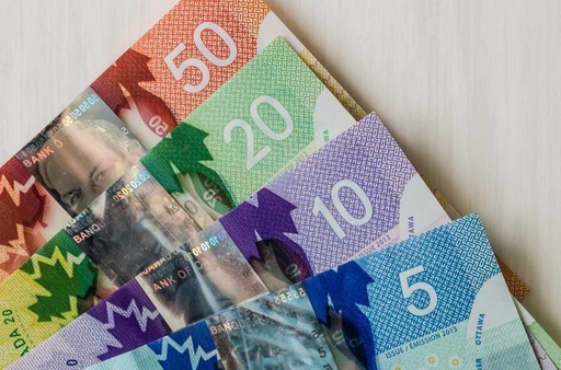 Dolarul canadian atinge minimul ultimelor două luni şi jumătate, pe fondul incertitudinilor din Orientul Mijlociu