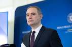 Nazare: Vrem să aderăm la euro până în 2035/ Ca să aderăm la euro trebuie să ieşim din procedura de deficit excesiv în 2030 şi mai avem nevoie de nişte ani pentru a pregăti aderarea/ Aderarea la euro, ţintă mult mai bună decât consolidarea în sine 