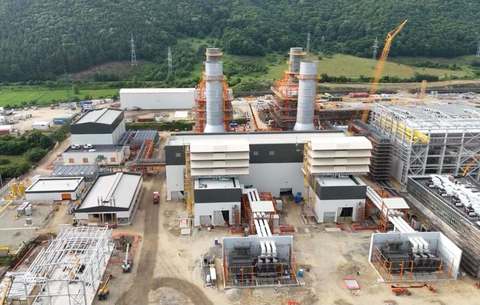Bolojan: La Mintia, a avut loc prima aprindere a turbinei pe gaz nr. 1 din noua centrală/ Urmează finalizarea testelor, sincronizarea cu reţeaua şi primii MW livraţi în Sistemul Energetic Naţional/ Centrala va avea o capacitate instalată de circa 1.700 MW