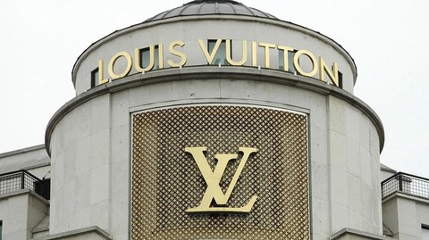 China intensifică presiunile fiscale asupra bogaţilor, iar scăderea cheltuielilor în SUA ameninţă vânzările marilor branduri de lux