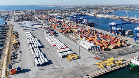 Investiţie de 53,8 milioane de euro, cofinanţată de UE, în electrificarea Terminalului DP World din Constanţa 
