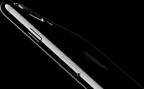 Apple: Nicio versiune de iPhone 7 Plus sau de iPhone 7 negru nu va fi pe stocul magazinelor în ziua lansării