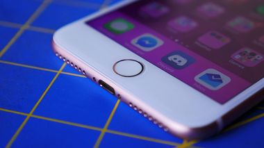 Qualcomm dă în judecată Apple