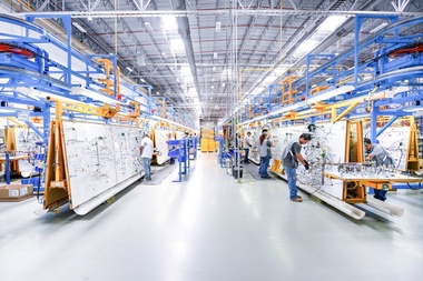 Dräxlmaier anunţă investiţii de 150 milioane euro în România până în 2018, dar ar putea concedia 800 de angajaţi în Piteşti 