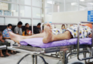 Vaslui: Cei şapte elevi care s-au intoxicat cu monoxid de carbon de la o sobă, duşi la spital, însă nu vor fi internaţi