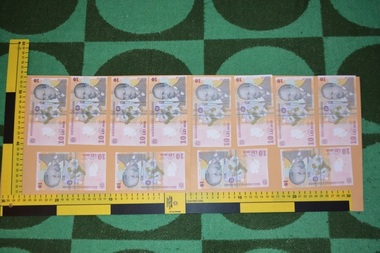 Brăilean arestat preventiv după ce a fost prins în timp ce punea în circulaţie bancnote false, scoase la imprimantă