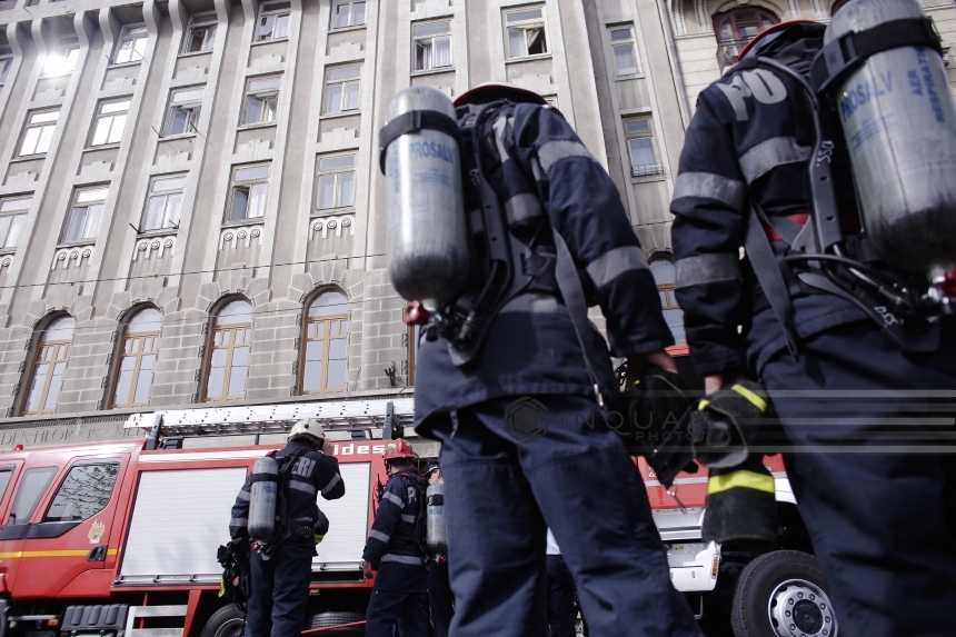 Incendiu într-un hotel din centrul Brăilei, pe faleza Dunării, toate persoanele aflate în clădire fiind evacuate