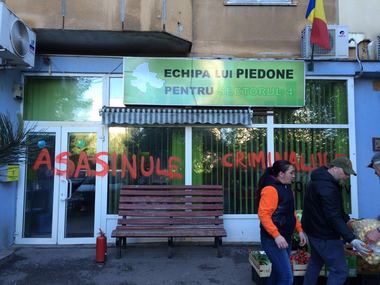 Piedone spune că i-a fost vandalizat sediul de campanie şi că vinovat e contracandidatul său de la PSD, primar interimar