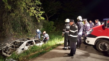 Bărbat găsit carbonizat în maşină, la marginea şoselei de centură a Timişoarei