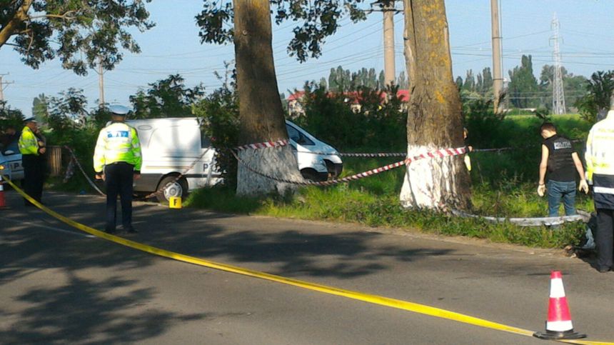 O echipă de poliţişti cu un laborator criminalistic mobil a reluat cercetarea în locul unde şi-a pierdut viaţa Dan Condrea - FOTO