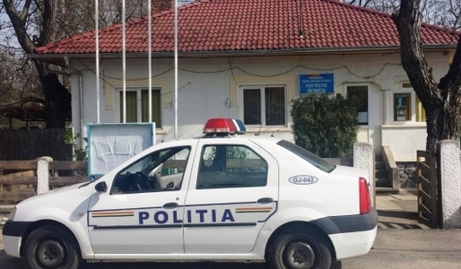 Buzău: Percheziţii la locuinţa unui fost primar pentru găsirea ştampilei Primăriei care a dispărut după ce acesta a fost suspendat