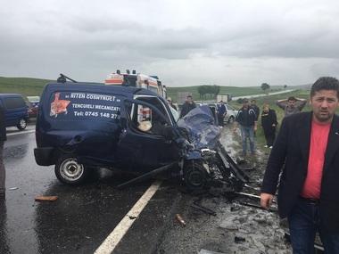 Trei persoane au murit după ce două maşini s-au ciocnit pe DN 1, în judeţul Cluj - VIDEO