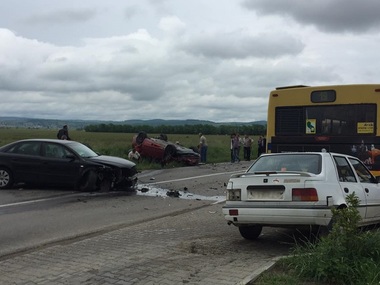 Patru persoane au fost transportate la spital în urma accidentului din Sibiu; niciun călător din autobuz nu a fost rănit