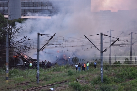 Incendiul de lângă Gara Obor din Capitală a fost stins