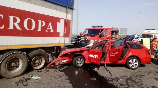 Trei femei au fost rănite după ce au intrat cu maşina într-un TIR pe autostradă, în apropiere de Agigea