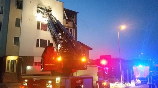 Constanţa: Bărbat dus în comă la spital, după ce a fost rănit în urma unei explozii produse în apartamentul unde locuia