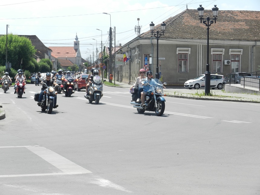 Alba: Peste 500 de motociclişti, la un marş prin care au vrut să atragă atenţia şoferilor cu privire la prezenţa lor în trafic
